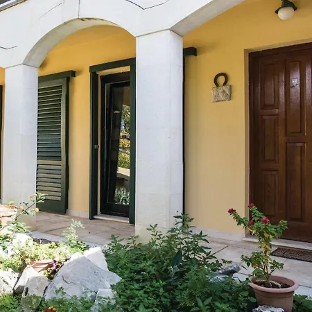 Prázdninový dům Two-bedroom Holiday In Bacinska Jezera *